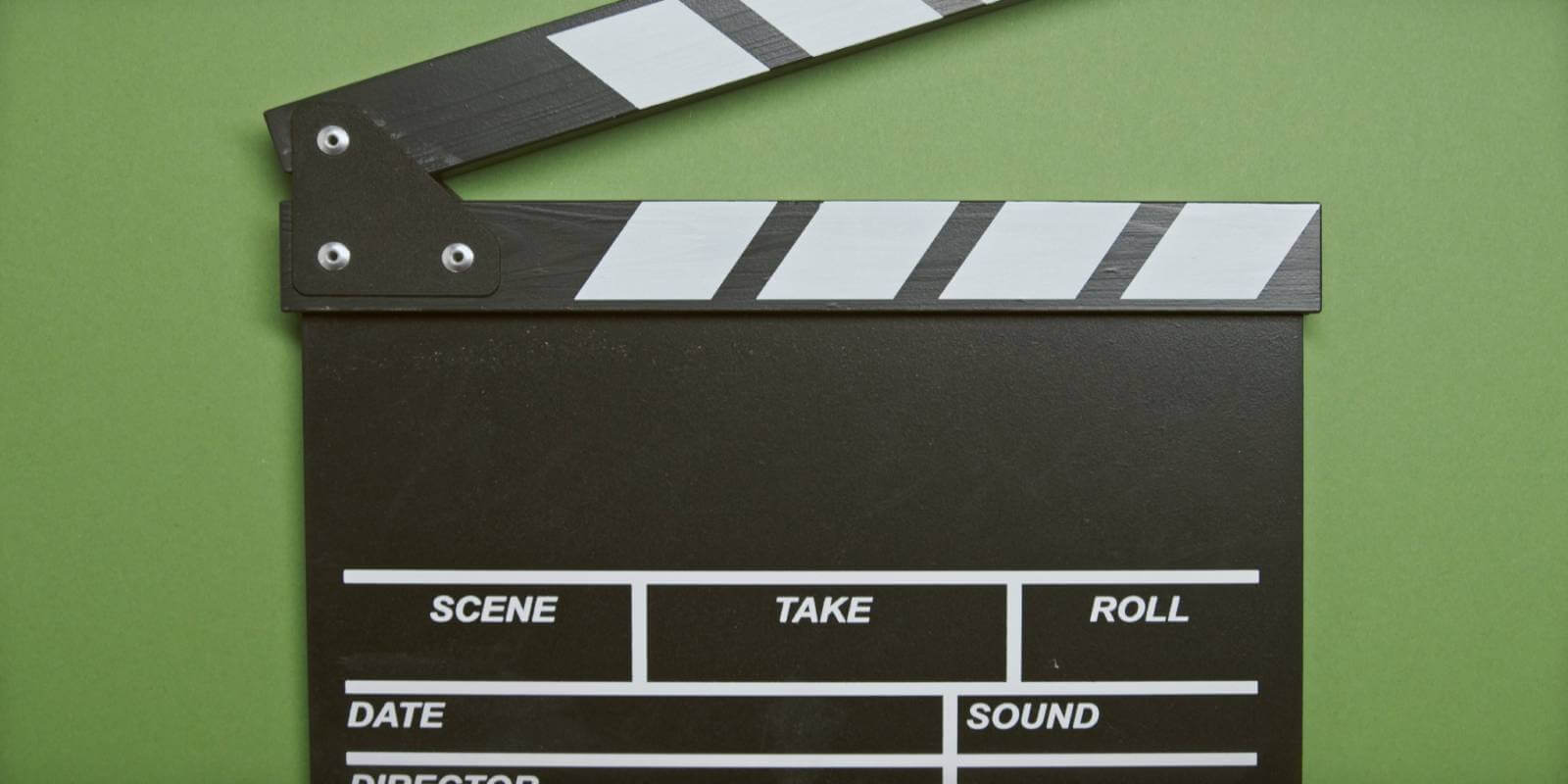 ¿Cómo hacer un resumen de una película en inglés?